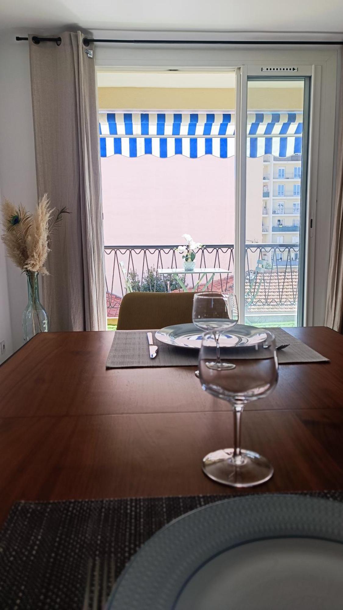 Moderne - Port De Appartamento Nizza